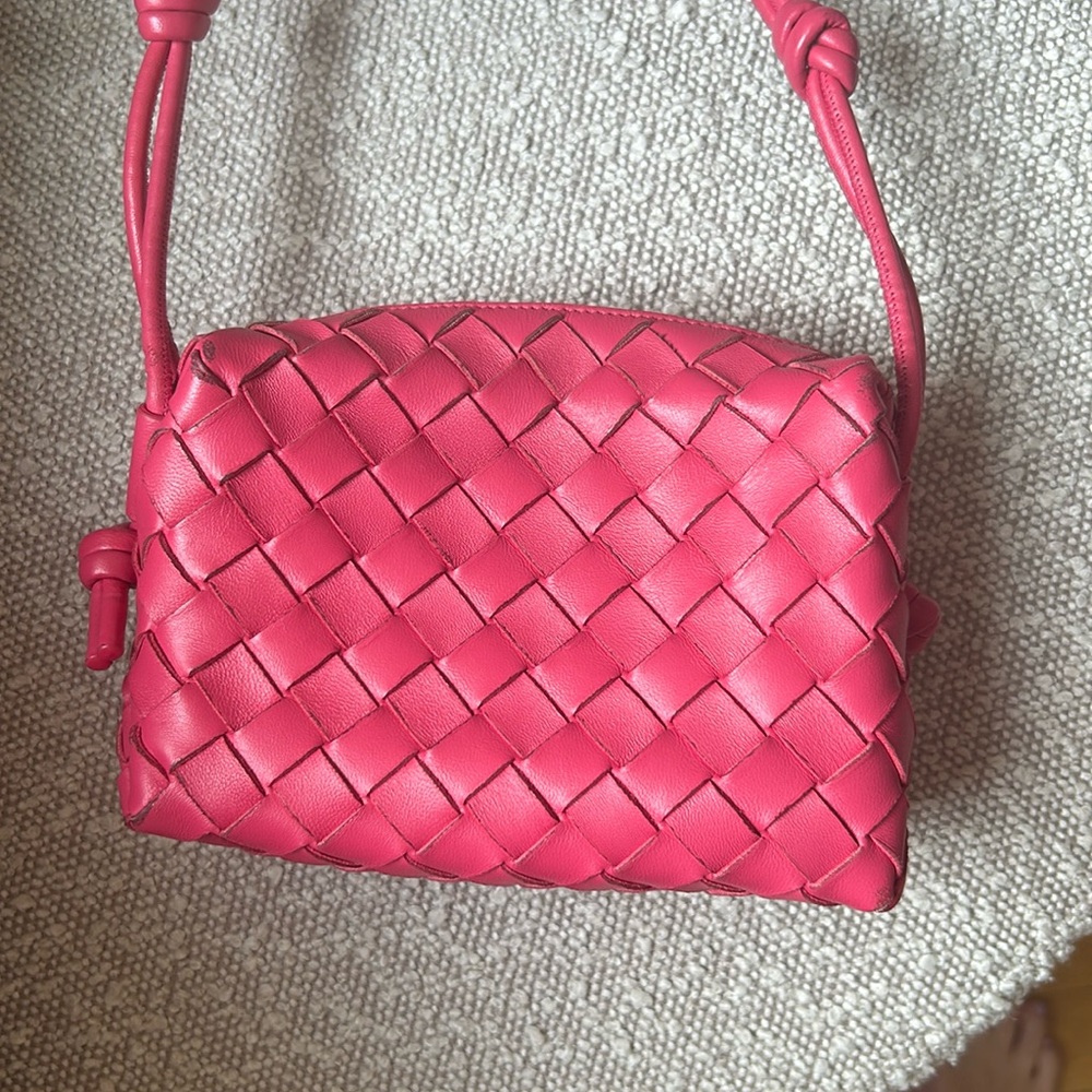 Bottega Veneta Loop Leather Handbag - bright pink